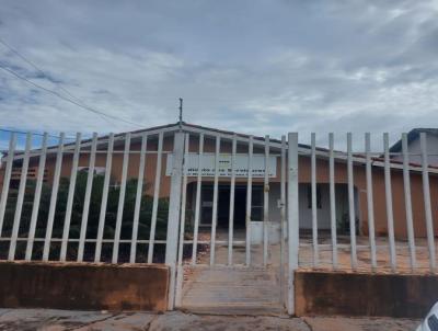 Casa para Venda, em Várzea Grande, bairro Centro-Sul, 2 dormitórios, 2 banheiros, 1 suíte, 4 vagas